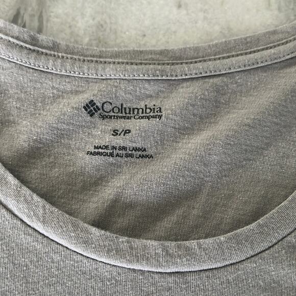 Columbia Geometric Quilt Pattern Gray T-Shirt Woman Size Small - Picture 4 of 8